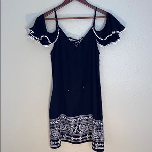 Cold shoulder black and white shift dress